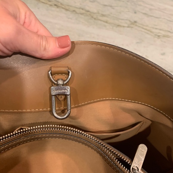 Louis Vuitton Epi Leather Handbag - Picture 6 of 7